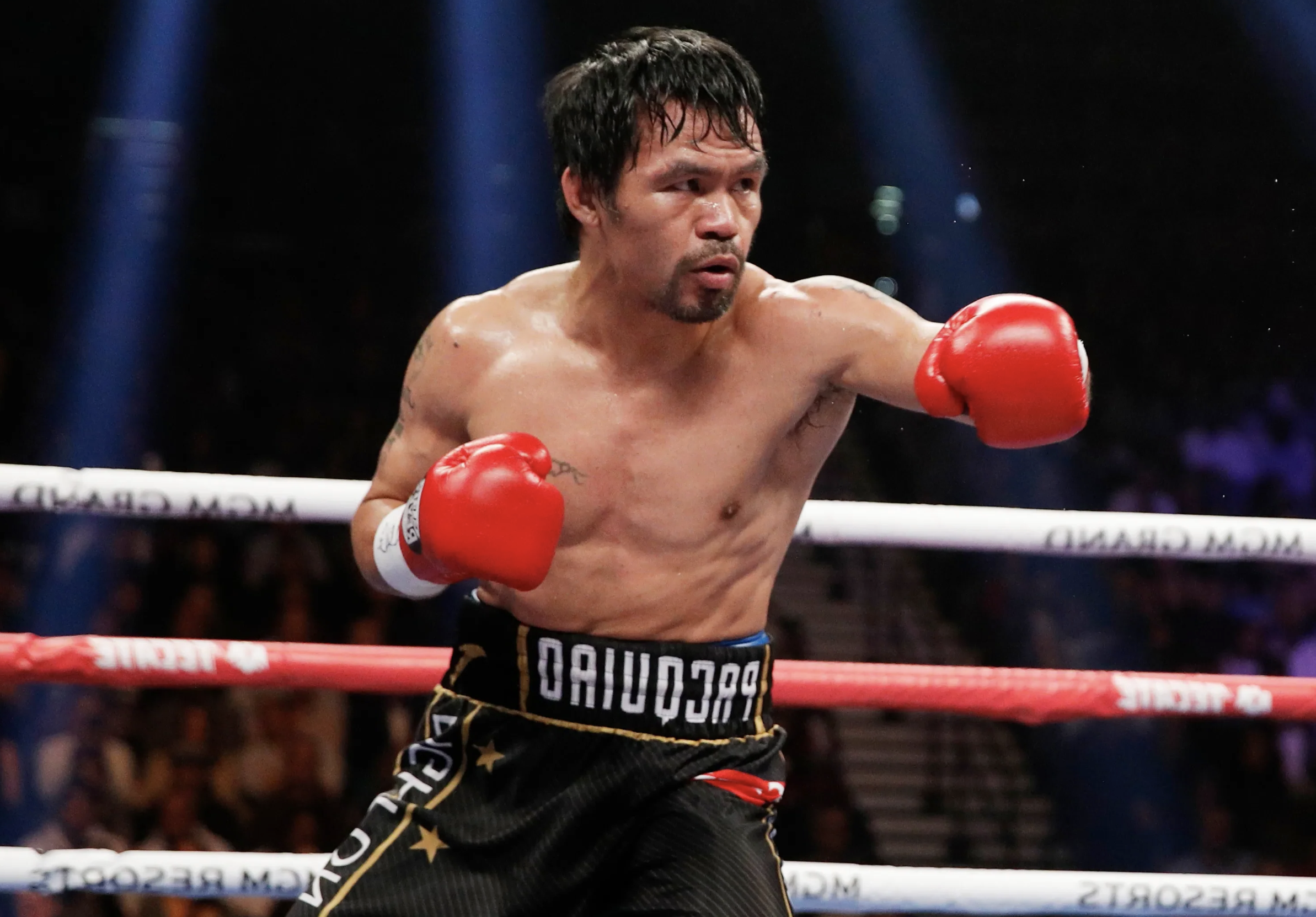 Pacquiao Nəhayət məktəbi tərk etdi